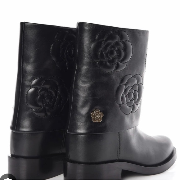 CHANEL Black Ankle Boots with Embossed Floral Design - Picture 4 of 5